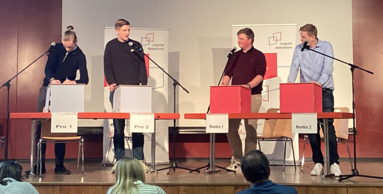 Hager-Projektkurs beim Regionalfinale „Jugend debattiert“