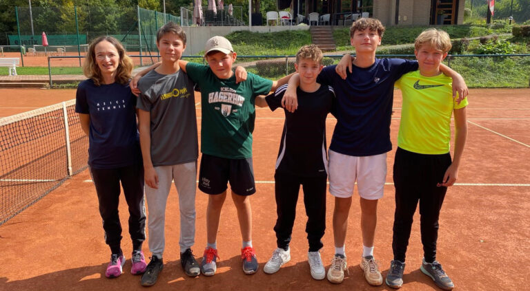 Erfolgreicher Auftakt bei den Tennis-Schulmeisterschaften